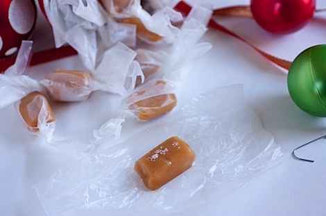 Pink Salted Chewy Caramel Candy Recipe #dessert #candy #recipe #homemade #homemadegift #holiday