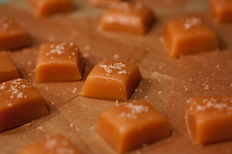 Pink Salted Chewy Caramel Candy Recipe #dessert #candy #recipe #homemade #homemadegift #holiday