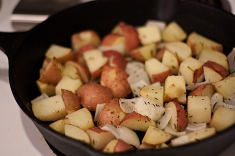 One Pot Turkey Skillet Dinner Recipe (With Potatoes and Smoked Mozzarella)