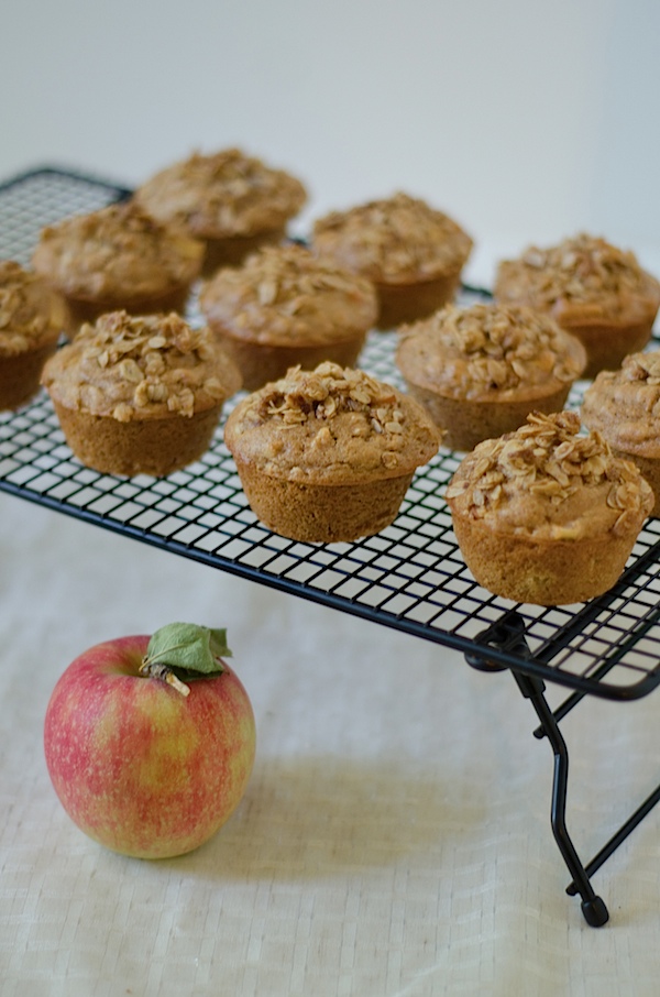 Apple Oatmeal Muffins with Sweet Oatmeal Topping Recipe