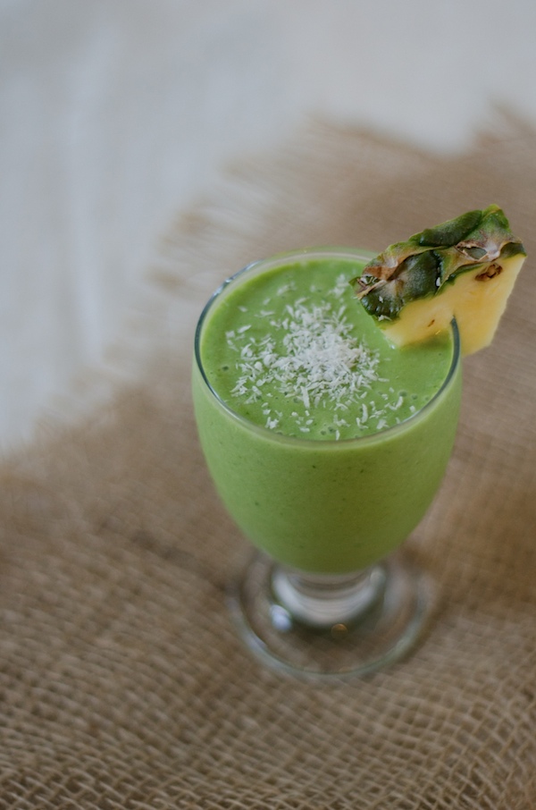 Healthy Piña Colada Green Monster Smoothie Recipe #healthy #smoothie #breakfast #greenmonster