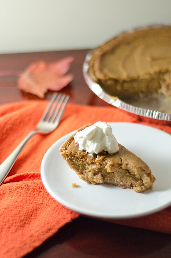 Looking for a vegan Thanksgiving dessert? Try this delicious and easy Tofu Pumpkin Pie Recipe. Even non-vegans love this simple pie recipe. #vegan #fallfood #fallrecipe #recipe #healthy #healthyrecipes #healthyfood #cleaneating #recipe #realfood #thanksgivingfood #thanksgivingrecipe