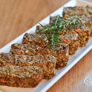 The perfect vegan Thanksgiving entree that everyone will love! This super healthy vegan lentil farro “meat” loaf recipe is easy, delicious, and nutritious! And it's clean eating. #vegan #fallfood #fallrecipe #recipe #healthy #healthyrecipes #healthyfood #cleaneating #recipe #realfood #thanksgivingfood #thanksgivingrecipe