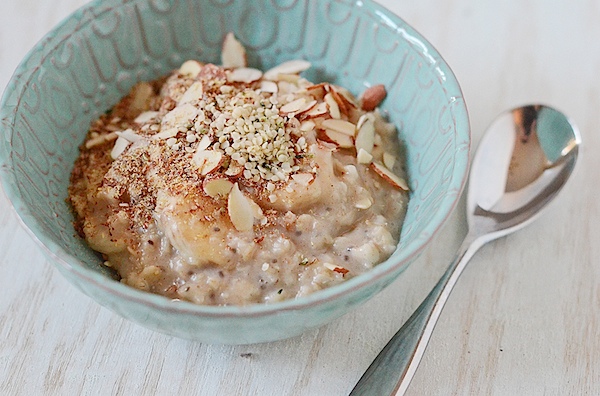 This is my GO-TO oatmeal recipe! Classic Stovetop Banana Oatmeal is a delicious and easy breakfast that is ready fast. Add chia seeds and hemp seeds for a superfood boost. #recipe #healthy #healthyrecipes #cleaneating #vegan #vegetarian #breakfast #breakfastfood