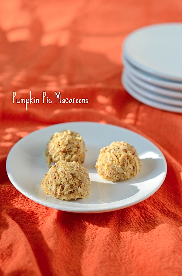 Here's a healthy fall dessert recipe you'll love. Yummy pumpkin pie macaroons are a fall dessert you can feel good about. They're also great as a snack. And they're clean eating, vegan, gluten free, raw, too! Great use of leftover canned pumpkin. #fallfood #fall #fallrecipe #recipe #healthy #healthyrecipes #healthyfood #cleaneating #dessertrecipe #realfood #vegan #veganrecipe #glutenfree