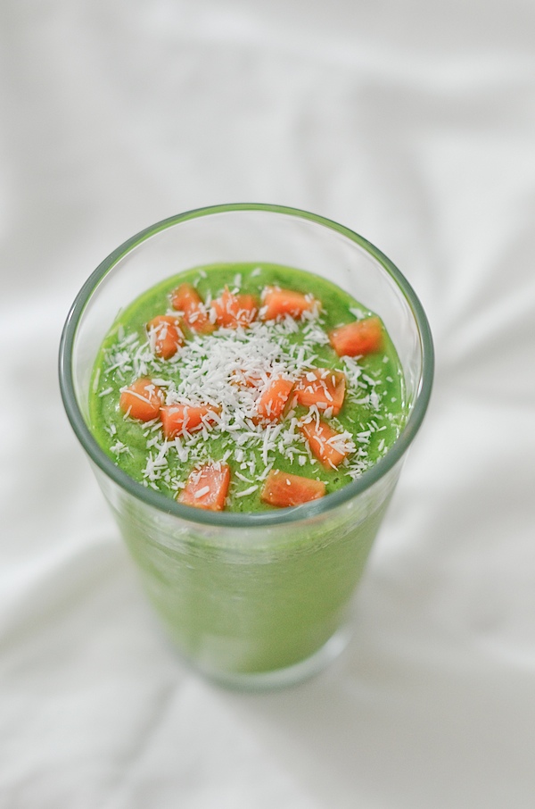 Papaya Coconut Green Smoothie Recipe