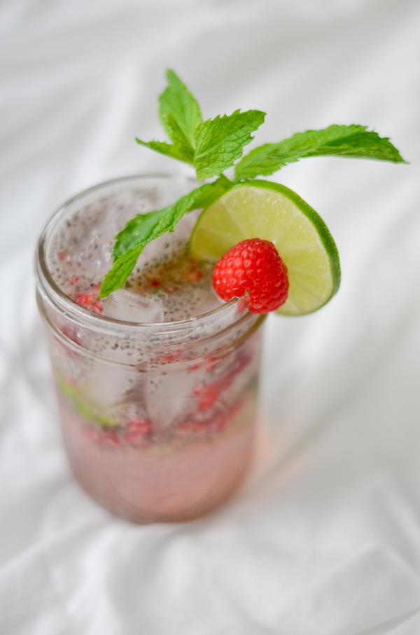 So refreshing for a hot summer day! This Raspberry Lime Chia Fresca Drink Recipe is a healthy soda alternative with superfoods! #drink #healthydrink #cleaneating #chiaseedrecipes #drinkrecipes #drinkideas