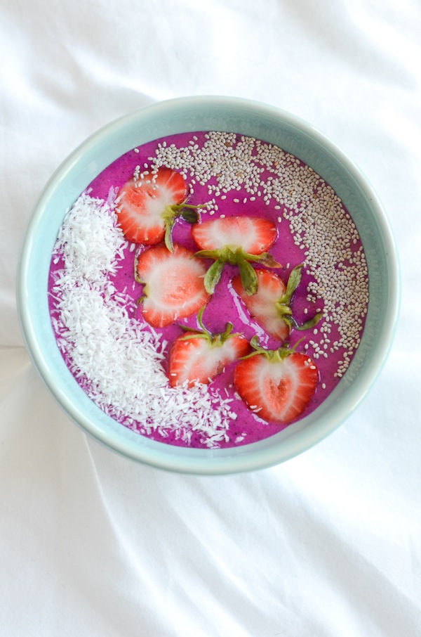 Strawberry Pitaya Bowl Recipe