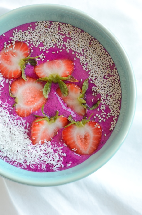 Strawberry Pitaya Bowl Recipe