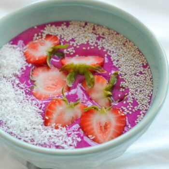 Healthy Strawberry Pitaya Bowl Recipe