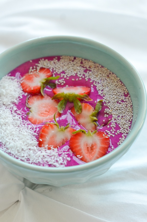 Strawberry Pitaya Bowl Recipe