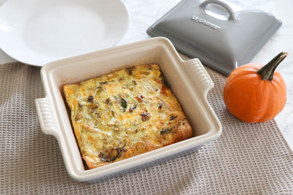 Transform your Thanksgiving leftovers into this delicious and Healthy Leftover Turkey and Veggie Breakfast Casserole with this cleaning eating recipe. Perfect for a post-holiday breakfast. Your family will love this fall recipe. #fallfood #fallrecipe #recipe #healthy #healthyrecipes #healthyfood #cleaneating #recipe #realfood #thanksgivingleftovers