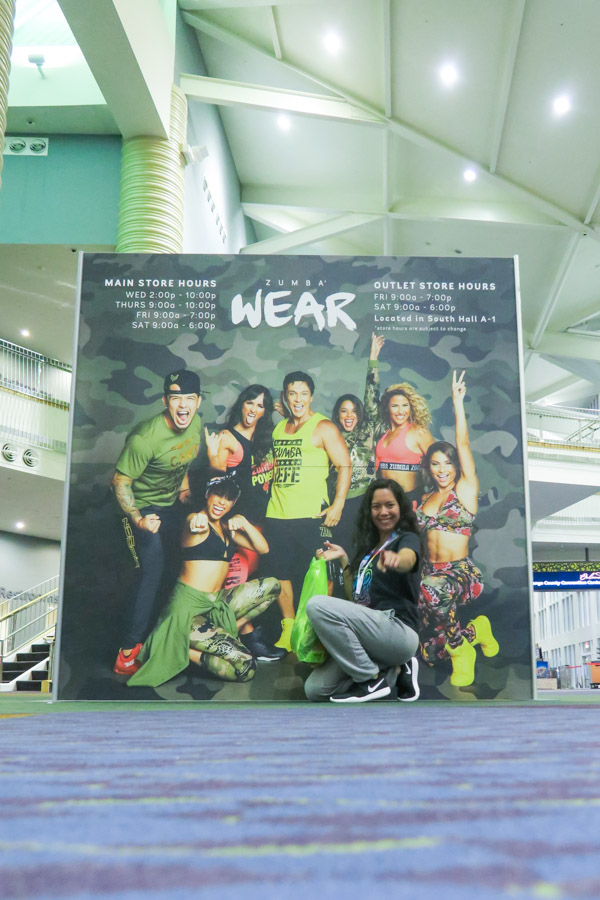 Zumba Convention 2018 VLOG: Day 0 (Travel and Zumba Wear Store Try-On & Haul)