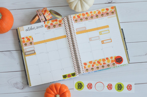 Here's an elegant fall theme for the monthly view of the Erin Condren LifePlanner for October 2018. With a mix of washi tape and stickers, this look leaves plenty of space for writing and planning in style #erincondren #lifeplanner #planner #planning #erincondren #plannerdecorations #plannerideas