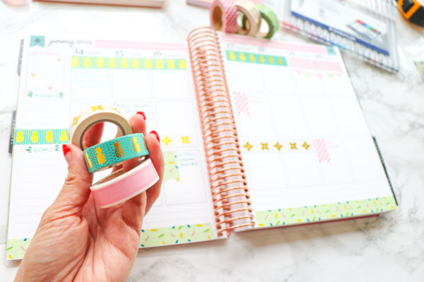 So you have your new planner, but you feel lost?! Where do you start? I felt the same way when I started, so I made a video for you. Click to see How to Decorate and Use Your Planner Spread with washi tape only. #erincondren #lifeplanner #planner #planning #erincondren #plannerdecorations #plannerideas