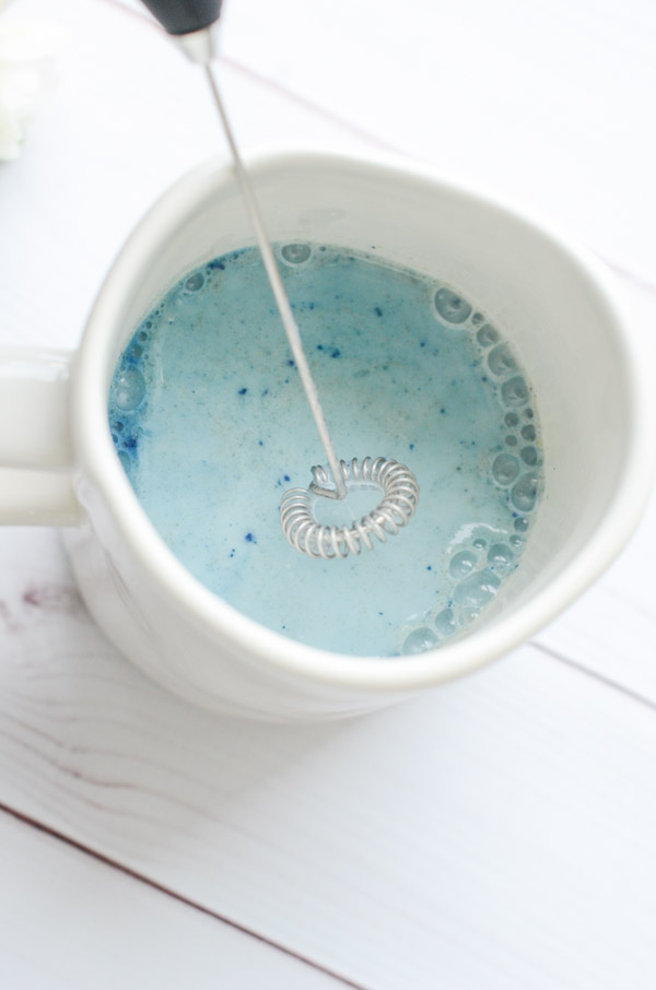 Get ready for bed with this Goodnight Moon Milk Recipe featuring Blue Majik and Reishi. This anti-inflammatory drink has the adaptogen reishi-known for helping de-stress and re-set sleep cycles. #recipe #healthy #healthyrecipes #cleaneating #vegan #vegetarian #adaptogen #naturalwellness