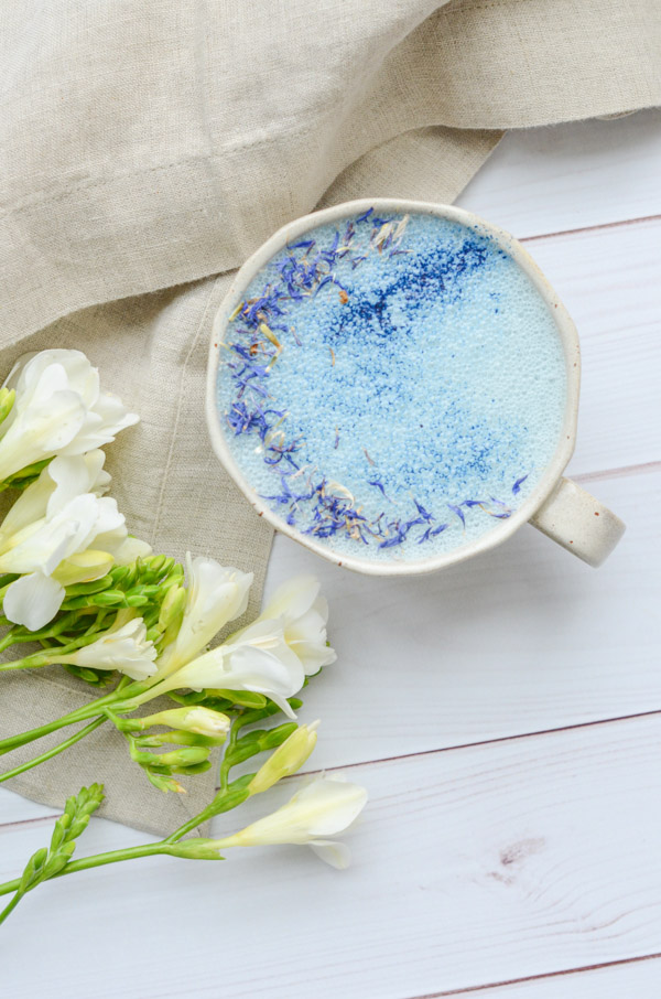 Get ready for bed with this Goodnight Moon Milk Recipe featuring Blue Majik and Reishi. This anti-inflammatory drink has the adaptogen reishi-known for helping de-stress and re-set sleep cycles. #recipe #healthy #healthyrecipes #cleaneating #vegan #vegetarian #adaptogen #naturalwellness