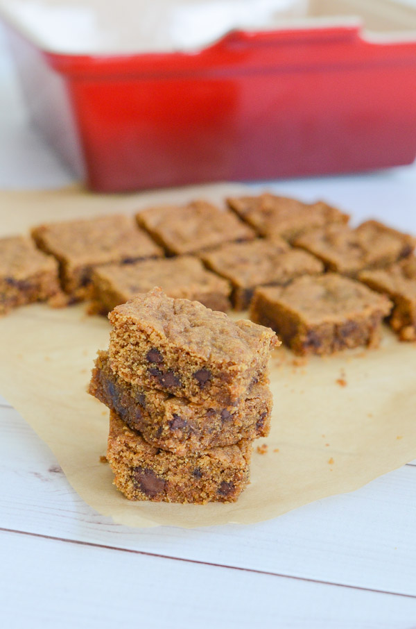 I lightened up a classic blondie recipe and added whole grains to make a healthy blondie recipe. This version is made with spelt flour and coconut sugar and is also an easy clean eating vegan dessert. #recipe #healthy #healthyrecipes #cleaneating #vegan #vegetarian #desserts #dessertfoodrecipes