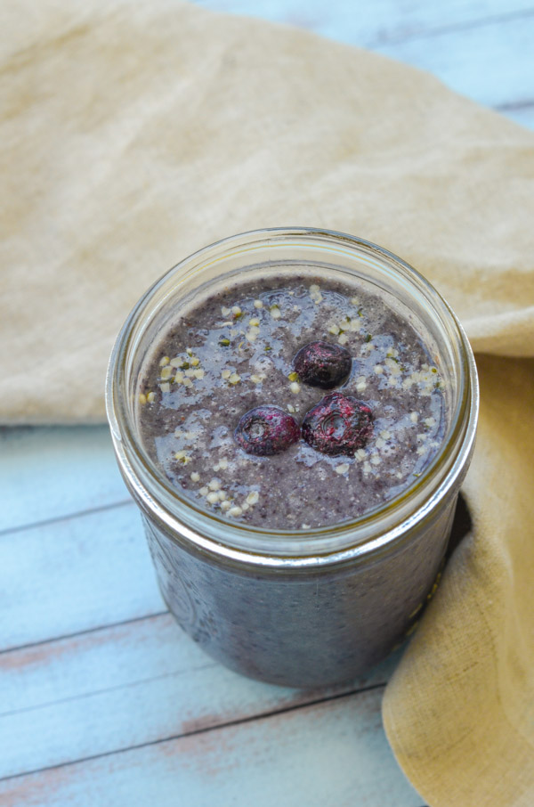 This easy Alkaline Blueberry Banana Smoothie Recipe is a delicious clean eating smoothie to enjoy any time of year. Make this healthy smoothie for a light breakfast or tasty snack. #recipe #healthy #healthyrecipes #cleaneating #vegan #vegetarian #smoothie