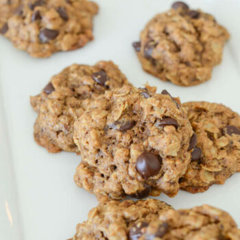 Healthy cookies - NO weird substitutions! You'll love these Healthy Dark Chocolate Tahini Oatmeal cookies. This clean eating dessert recipe is easy and delicious. Yay for a healthy cookie recipes! #recipe #healthy #healthyrecipes #cleaneating #realfood #vegan #vegetarian #dessert #cookies #healthycookies