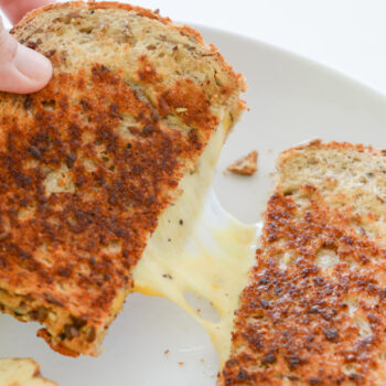 Use simple pantry ingredients to do this grilled cheese twist - this Italian spiced grilled cheese sandwich recipe is easy and delicious! And I share a tip on how to make this healthy without compromising taste. #recipe #healthy #healthyrecipes #healthyfood #cleaneating #dinner #dinnerrecipes #lunch #lunchrecipes