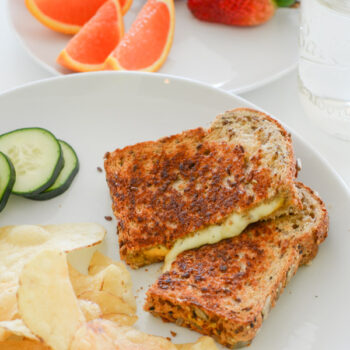 Use simple pantry ingredients to do this grilled cheese twist - this Italian spiced grilled cheese sandwich recipe is easy and delicious! And I share a tip on how to make this healthy without compromising taste. #recipe #healthy #healthyrecipes #healthyfood #cleaneating #dinner #dinnerrecipes #lunch #lunchrecipes