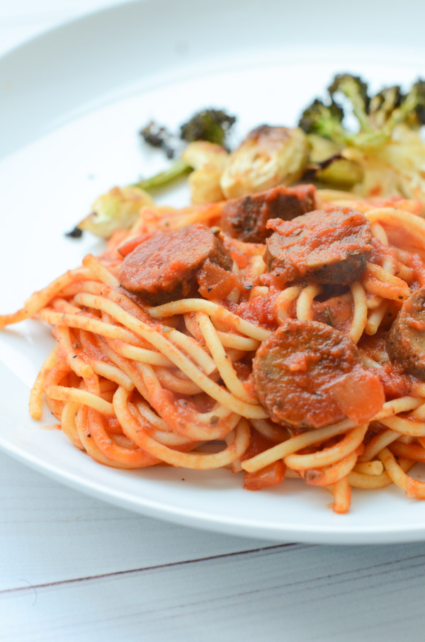 This Spaghetti Pasta with Veggie Sausage and Marinara Recipe is so EASY and TASTY! Great for weeknight meal ideas for your busy work day dinners. This is mostly clean eating and you can use regular or veggie sausage. #recipe #healthy #healthyrecipes #healthyfood #cleaneating #dinner #dinnerrecipes #vegan #vegetarian #dinnerideas